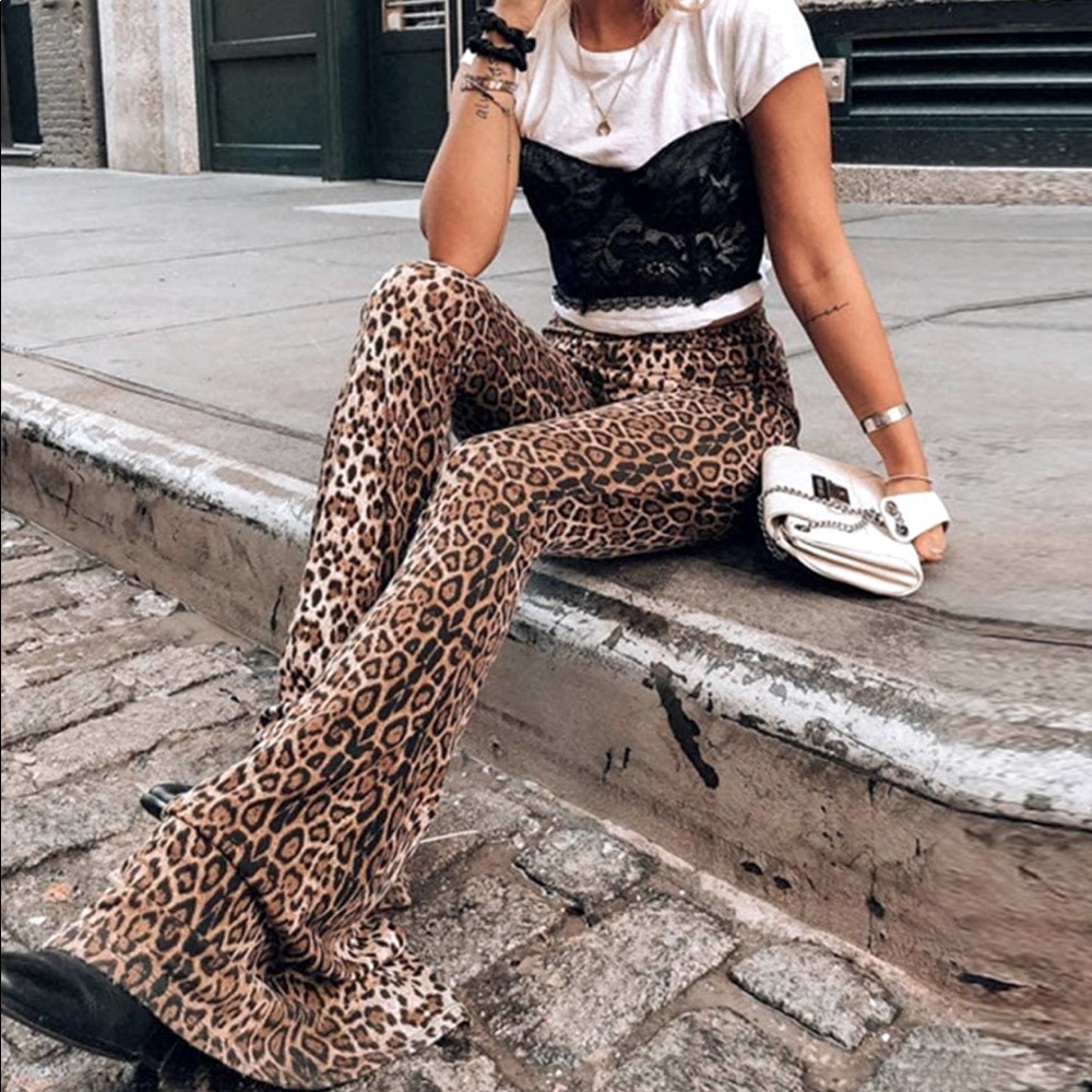 LEOPARD PRINT FIT & FLARE PANTS